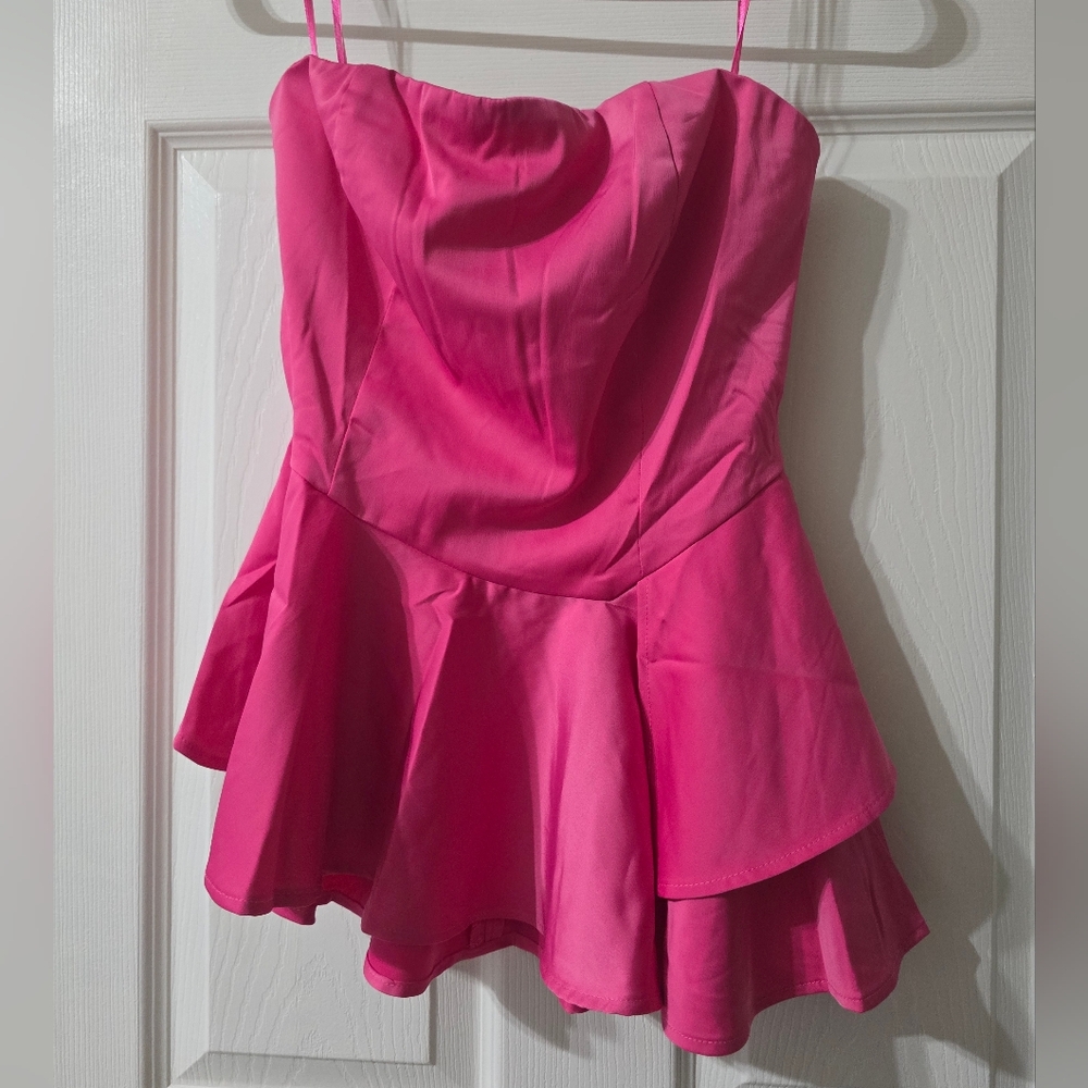 NWT Lulumari + Anthropologie Strapless Ruffle Peplum Hem Tube Top in Barbie Pink